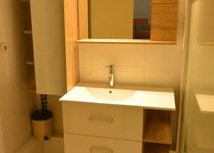 Apartamento Climatisé Avec Piscine Et Parking à 20m De La - Fr-1-607-75 Agde