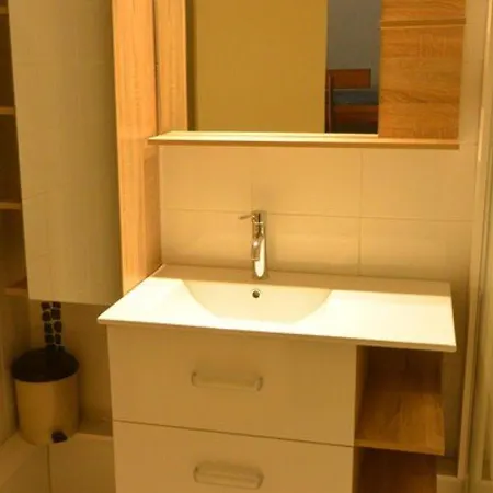 Apartment Climatise Avec Parking A 20m De La Agde