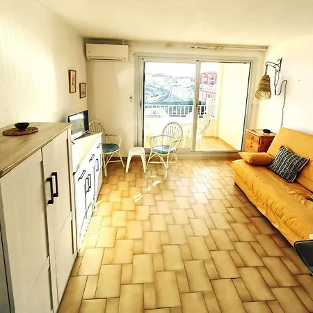 Apartment Climatise Avec Parking A 20m De La - Fr-1-607-75 Agde