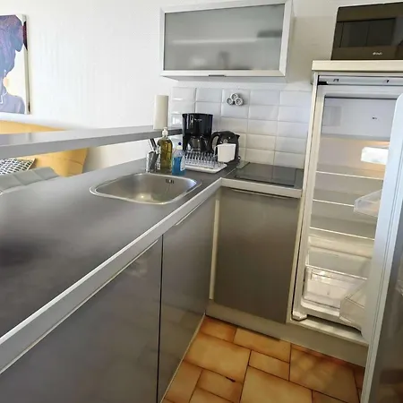 Climatise Avec Parking A 20m De La - Fr-1-607-75 Agde